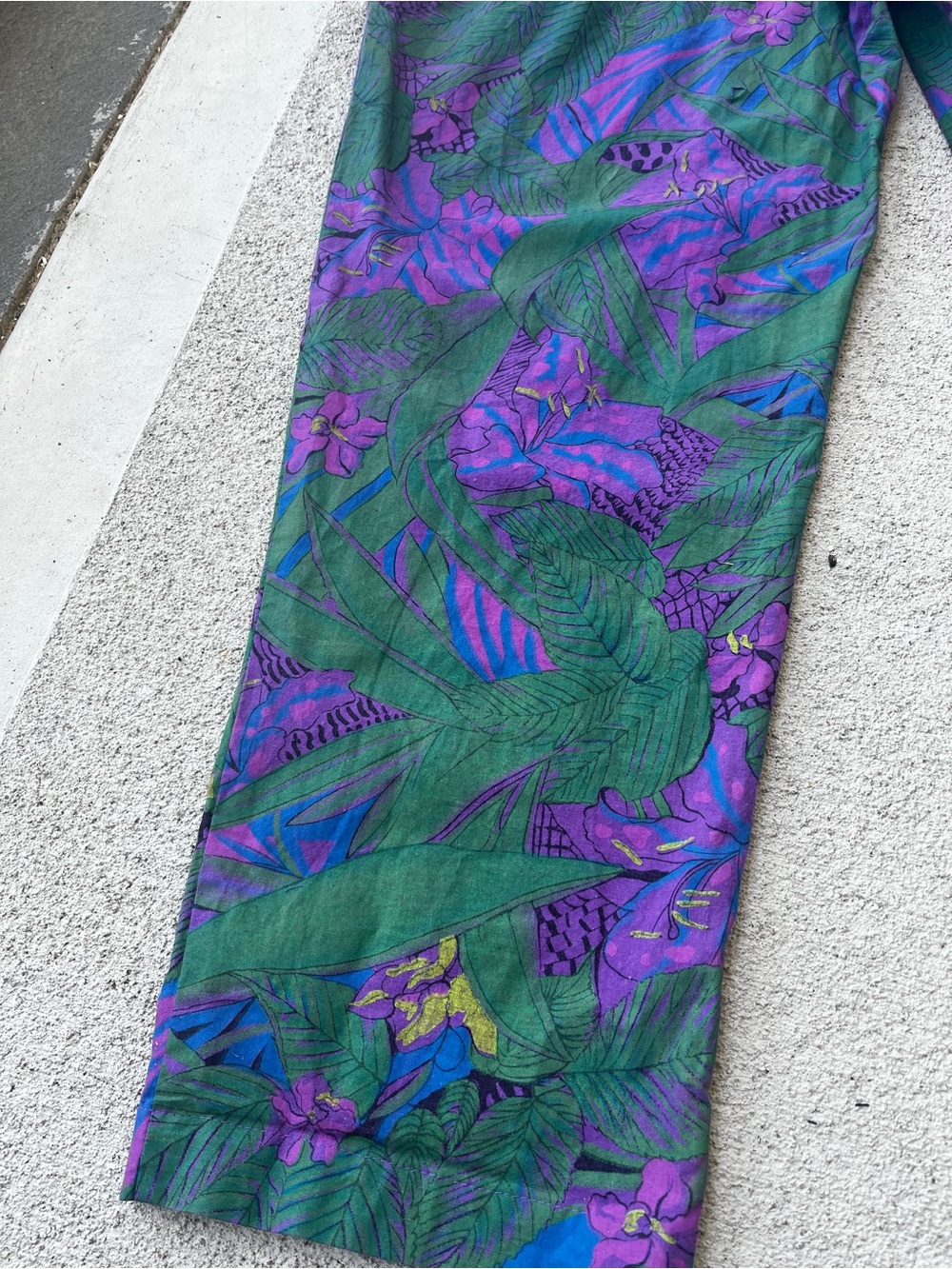 Rare Vintage Tropical Floral Jumpsuit in Green & Purple - Picture 4 of 11